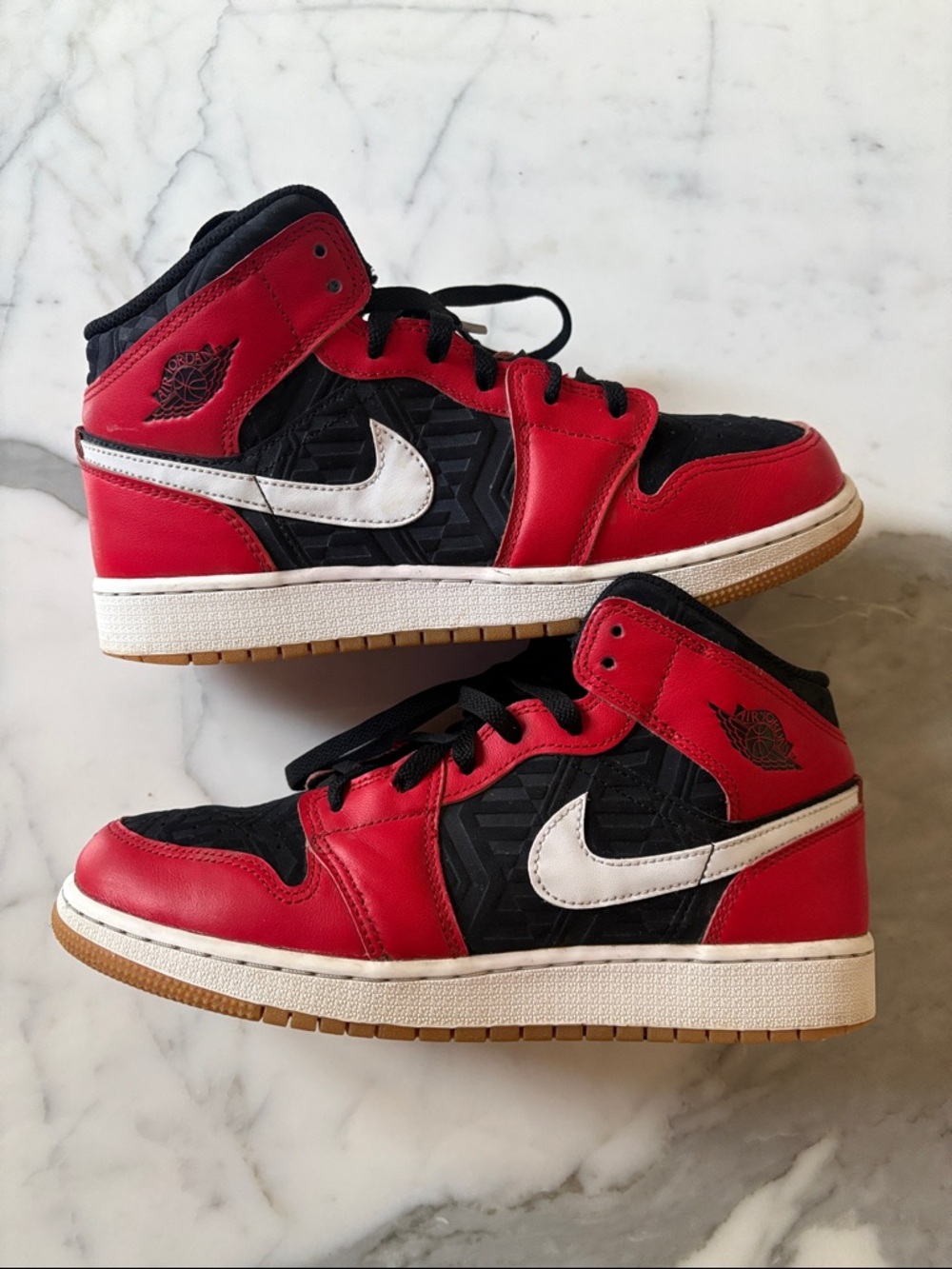 Boys Jordan 1 Mid SE Christmas Sneakers